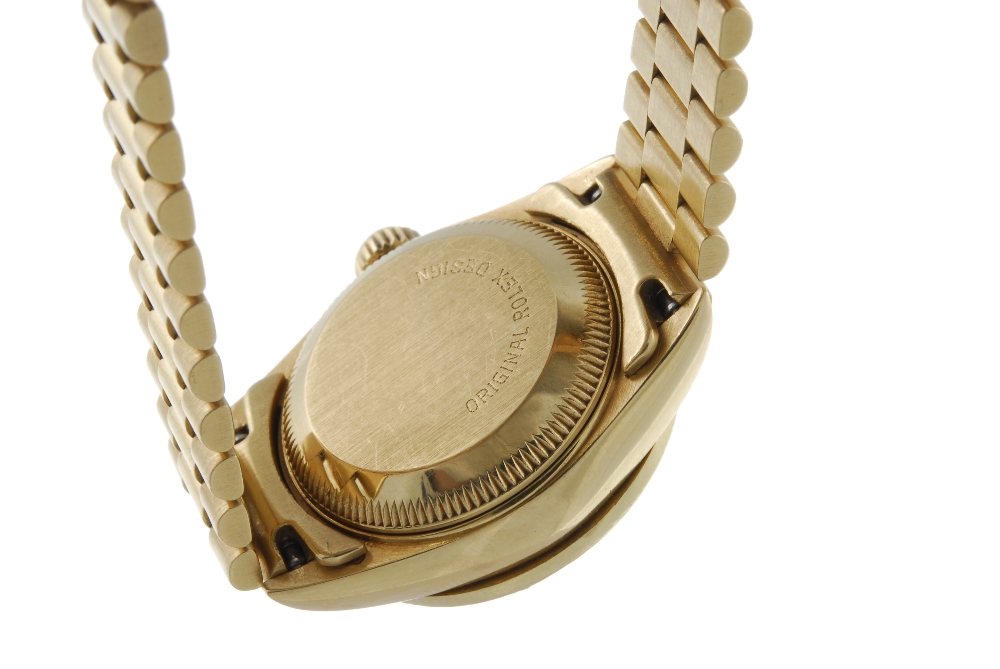 ROLEX - a lady's Oyster Perpetual Datejust bracelet watch. Circa 1987. 18ct yellow gold case with - Image 2 of 4