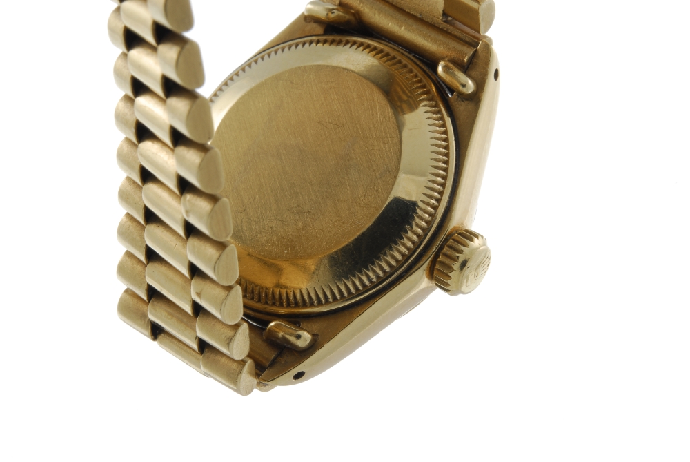 ROLEX - a lady's Oyster Perpetual Datejust bracelet watch. Circa 1978. 18ct yellow gold case with - Image 3 of 4