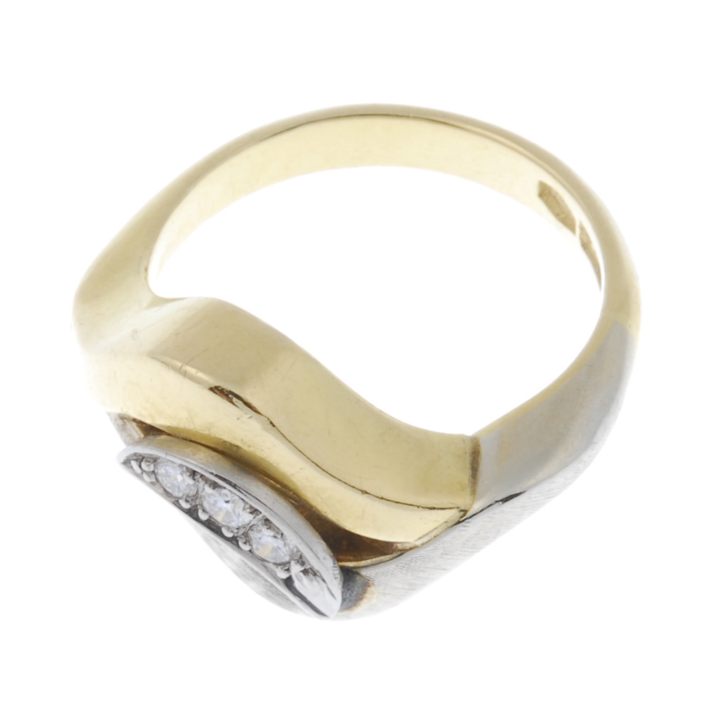 A diamond three-stone ring. Of bicolour design, the brilliant-cut diamond curved line, to the - Image 2 of 3