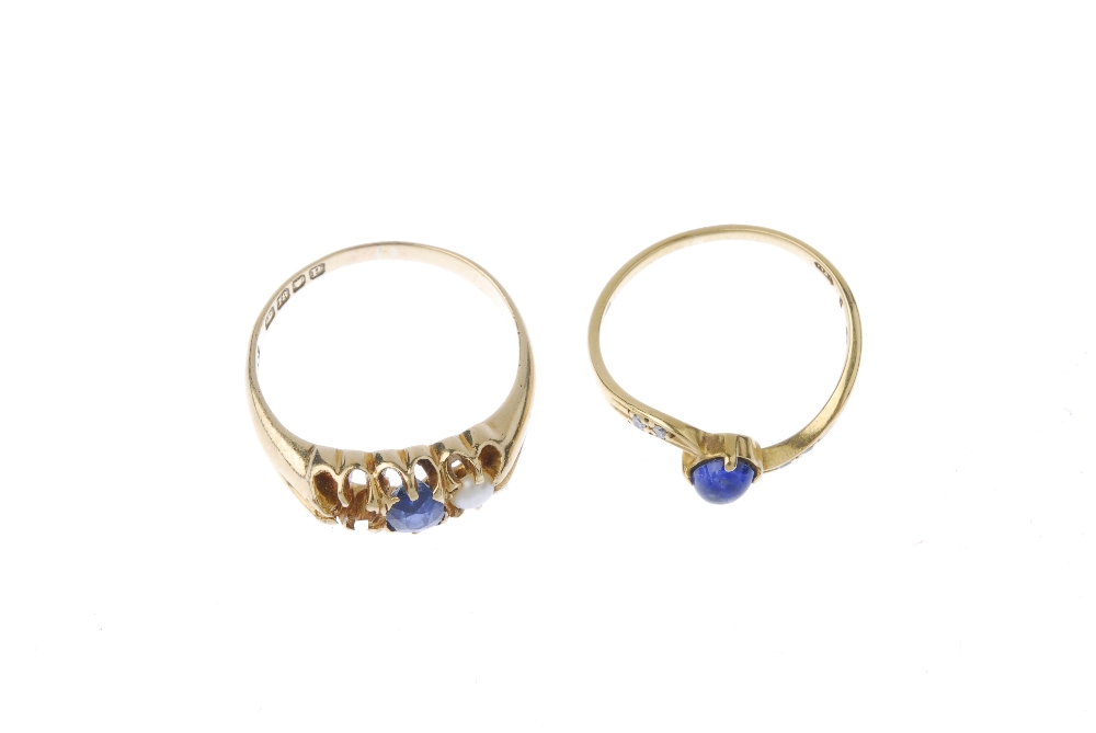 Two 18ct gold sapphire and gem-set dress rings. To include an oval-shape sapphire and split pearl - Image 2 of 4