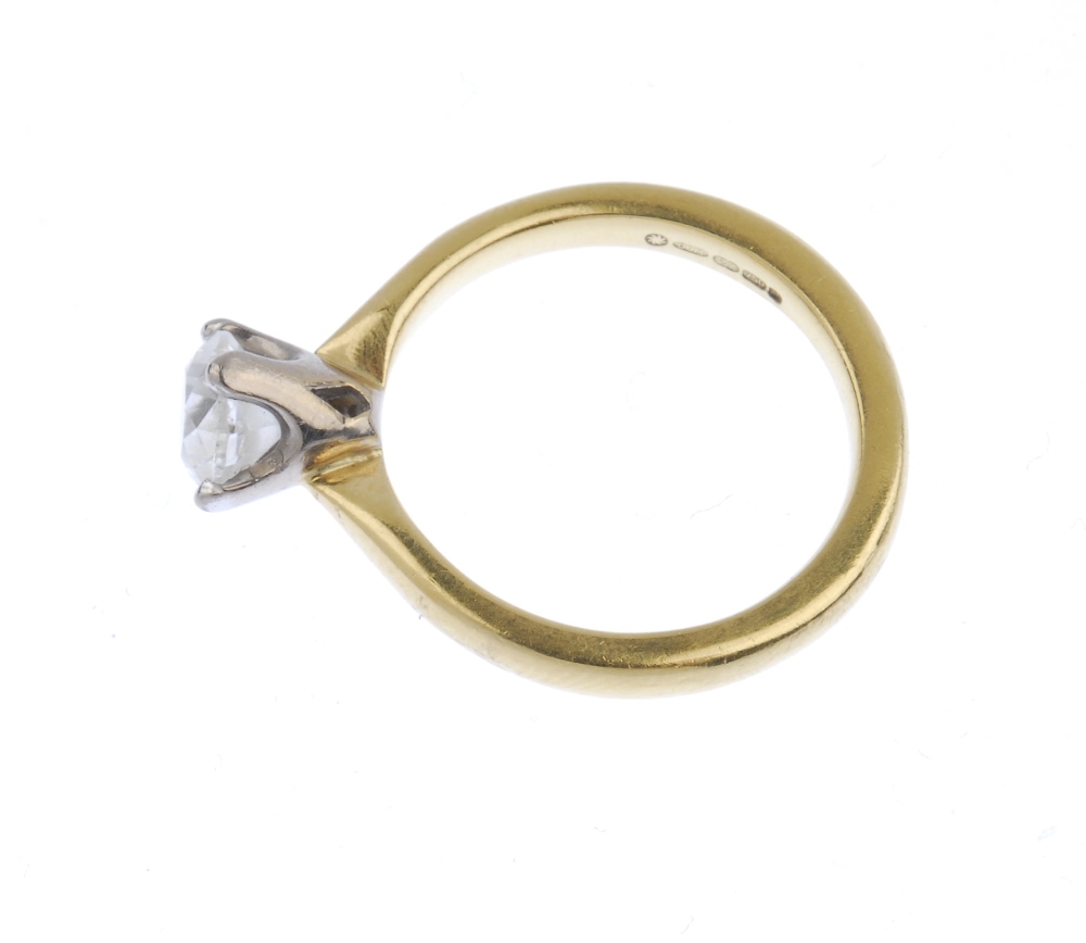 (161740) An 18ct gold diamond single-stone ring. The brilliant-cut diamond to the tapered - Image 3 of 3