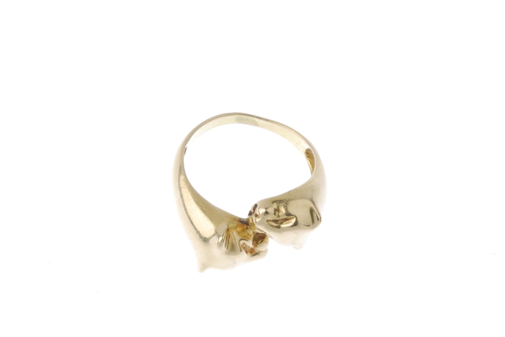 A double panther ring. Designed as two panther heads, to the tapered band. Weight 7.2gms. Overall - Image 2 of 4