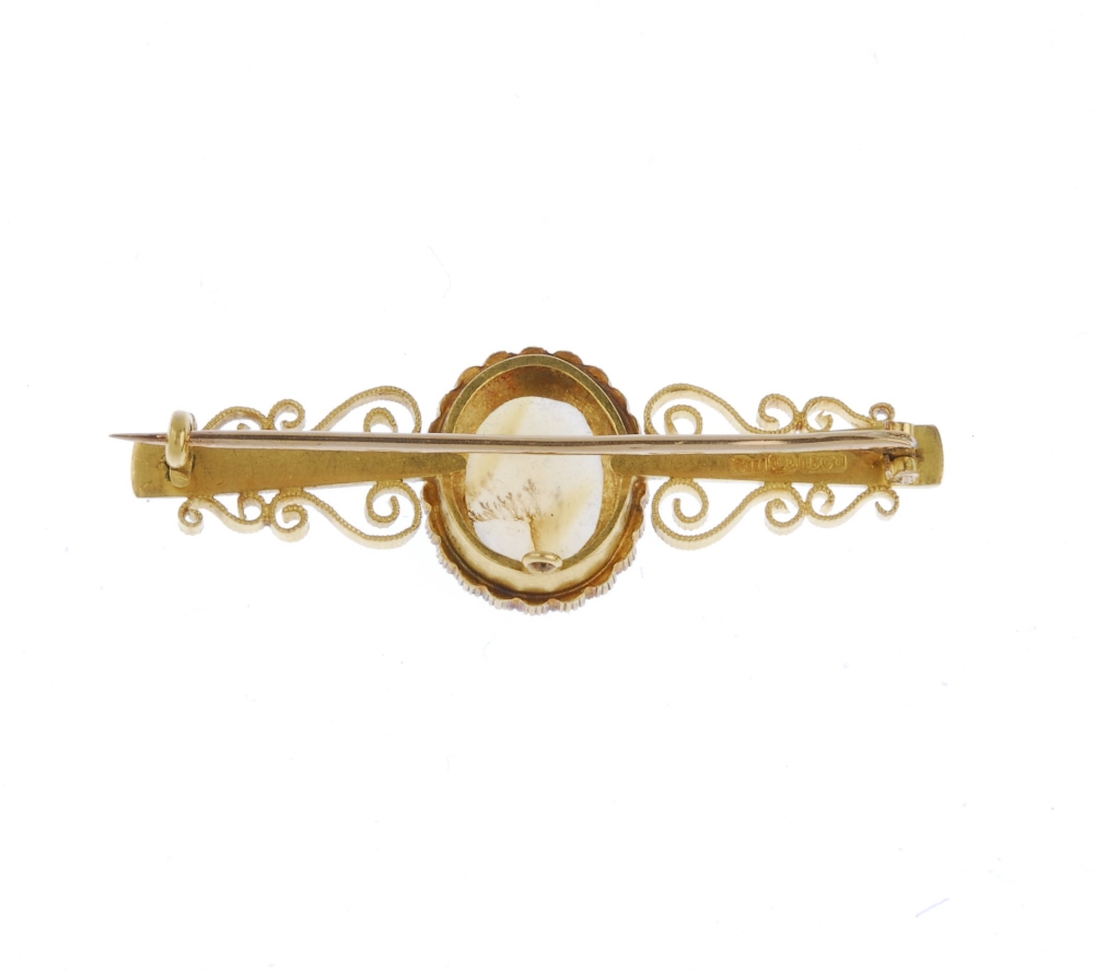 (540912-2-A) An early 20th century 15ct gold agate and split pearl brooch. The oval agate - Image 2 of 3