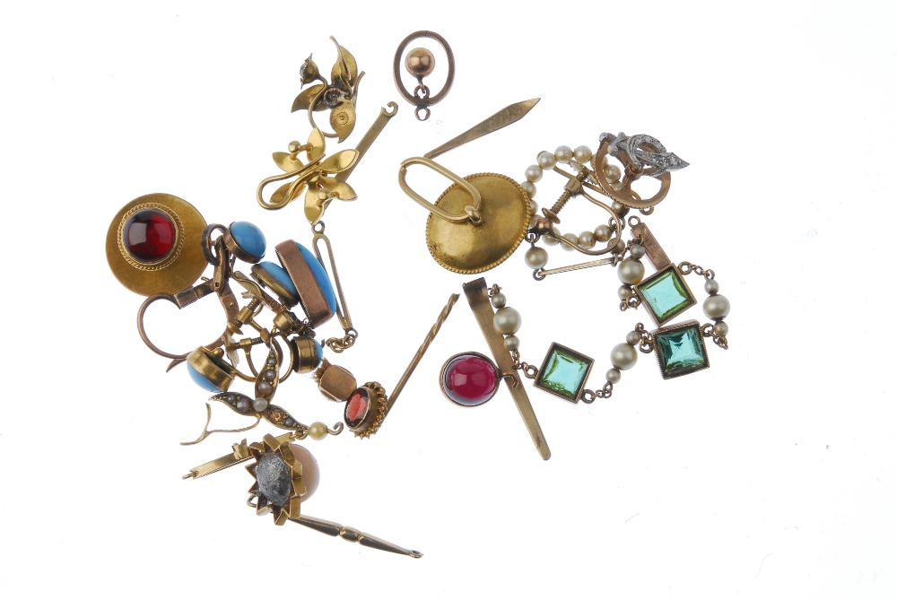 A selection of jewellery. To include an early 20th century gold seed and split pearl floral pendant, - Image 2 of 2