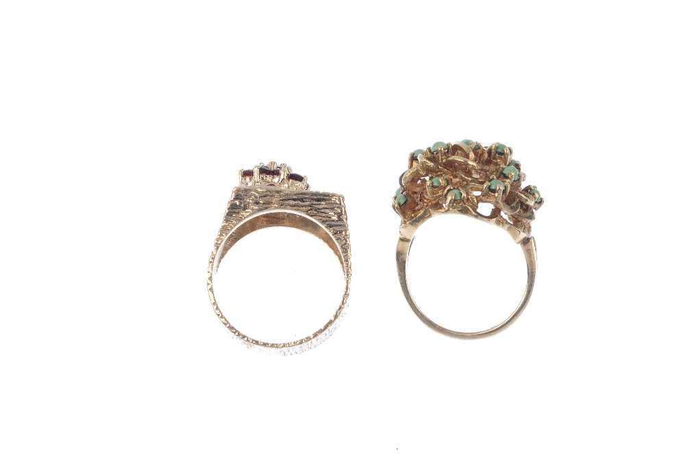 Two 1970S 9ct gold gem-set dress rings. To include a Gentleman's textured signet ring with - Image 4 of 4