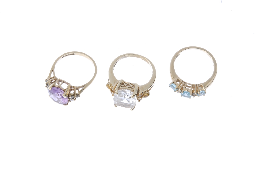 A selection of three 9ct gold gem-set dress rings. To include an amethyst ring with cubic zirconia - Image 2 of 4