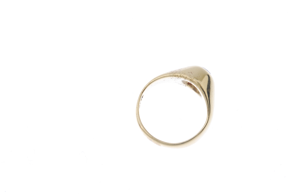 A gentleman's 18ct gold diamond single-stone ring. The brilliant-cut diamond, inset to the tapered - Image 4 of 4