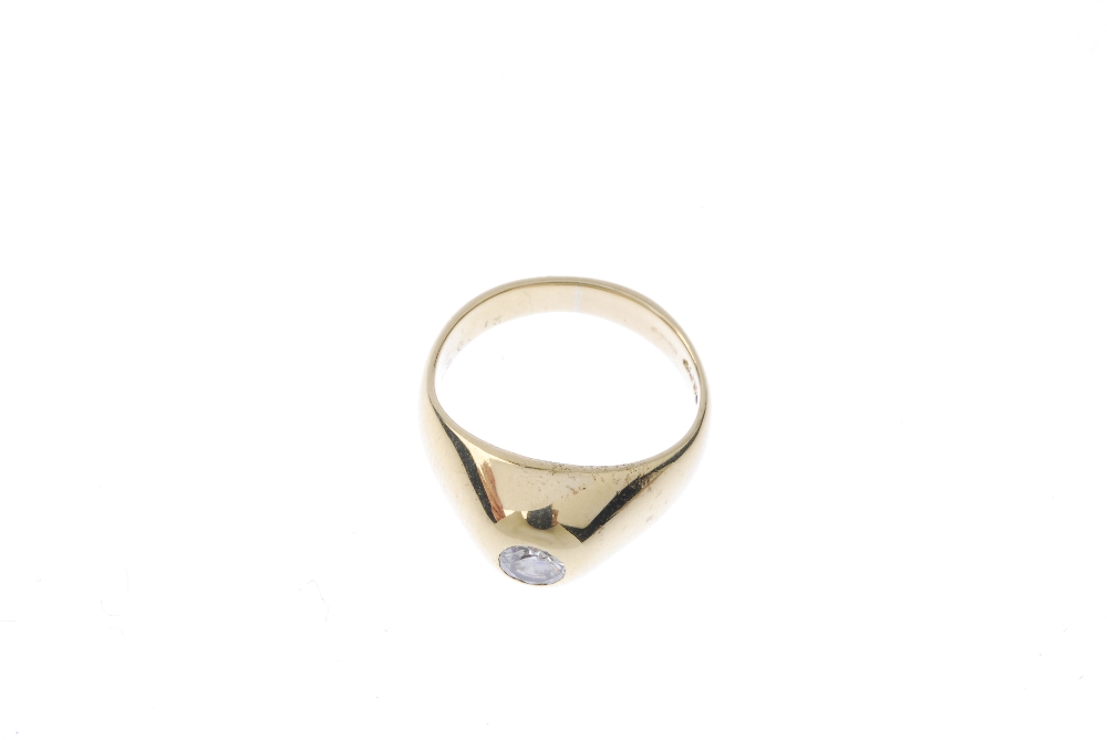 A gentleman's 18ct gold diamond single-stone ring. The brilliant-cut diamond, inset to the tapered - Image 2 of 4