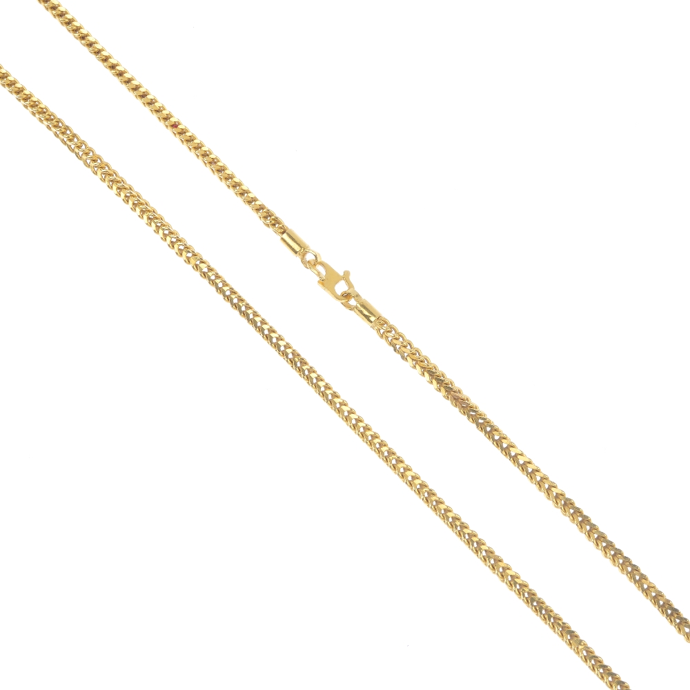 A foxtail-link chain. With figure-of-eight clasp. Length 62.4cms. Weight 32.1gms.  Overall condition