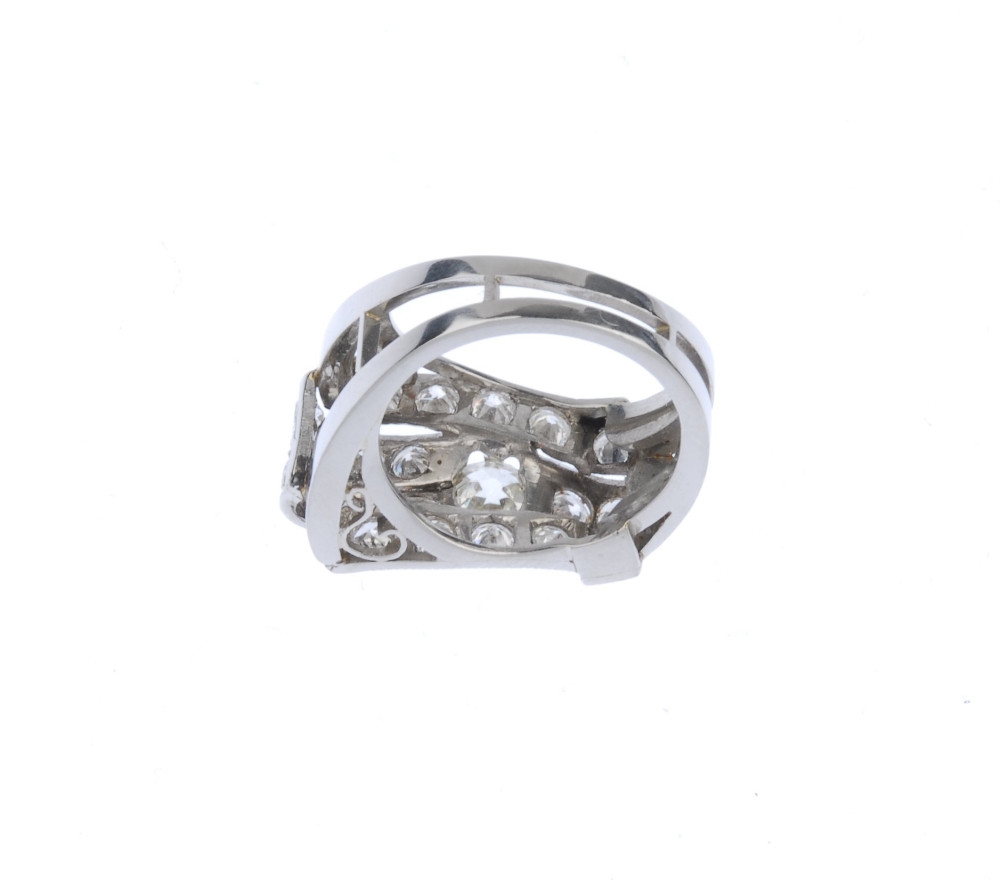 (542447-1-A) A mid-20th century diamond cocktail ring. The old and circular-cut diamond stylised - Image 4 of 4