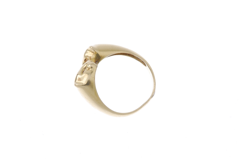 A double panther ring. Designed as two panther heads, to the tapered band. Weight 7.2gms. Overall - Image 3 of 4