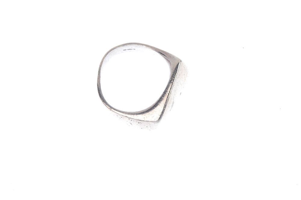 GEORG JENSEN - a silver ring. Of abstract design, the tapered rectangular-shape panel, to the - Image 3 of 4