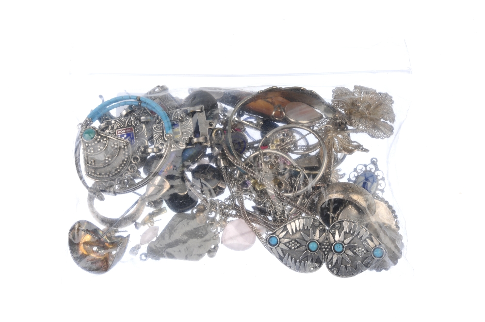 A selection of silver and white metal jewellery. To include a brooch designed as two silver fern - Image 2 of 2