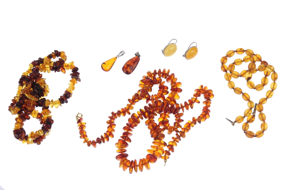 A selection of natural and modified amber jewellery. To include a natural amber brooch of oval - Image 3 of 3