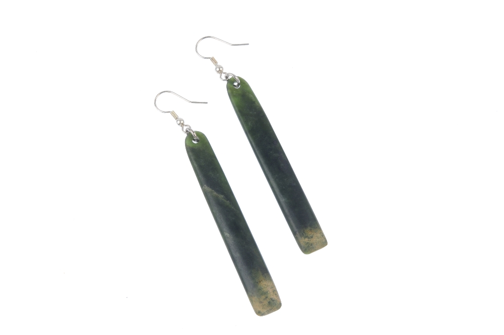 A pair of New Zealand jade ear pendants carved by Paddy Cooper. Each of elongated rectangular- - Image 2 of 2