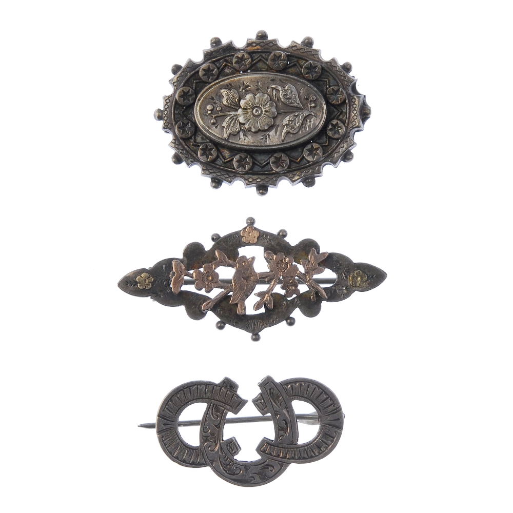 A selection of late 19th to early 20th century silver jewellery. To include two Victorian name