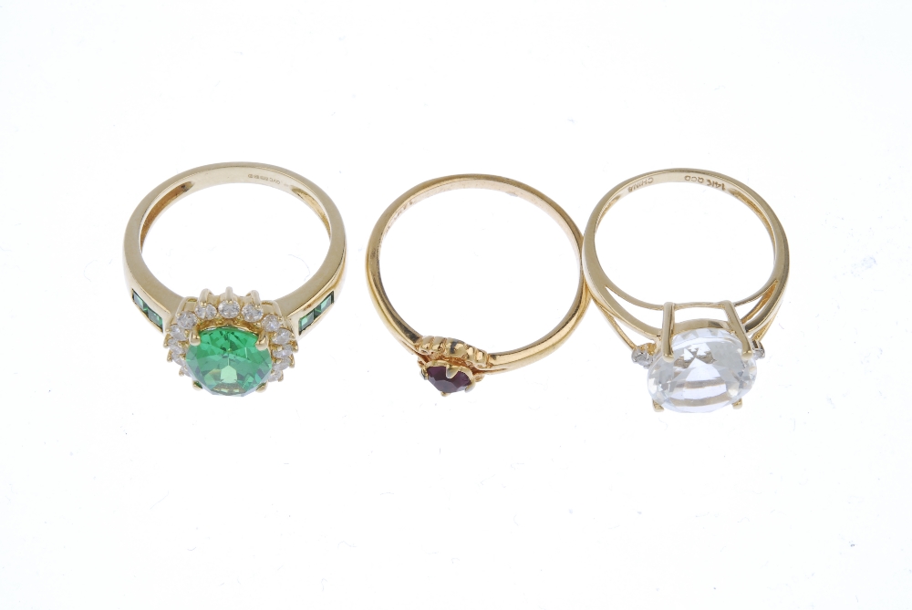 A selection of three gem-set rings. To include an aquamarine single-stone ring, a 14ct gold green - Image 2 of 4