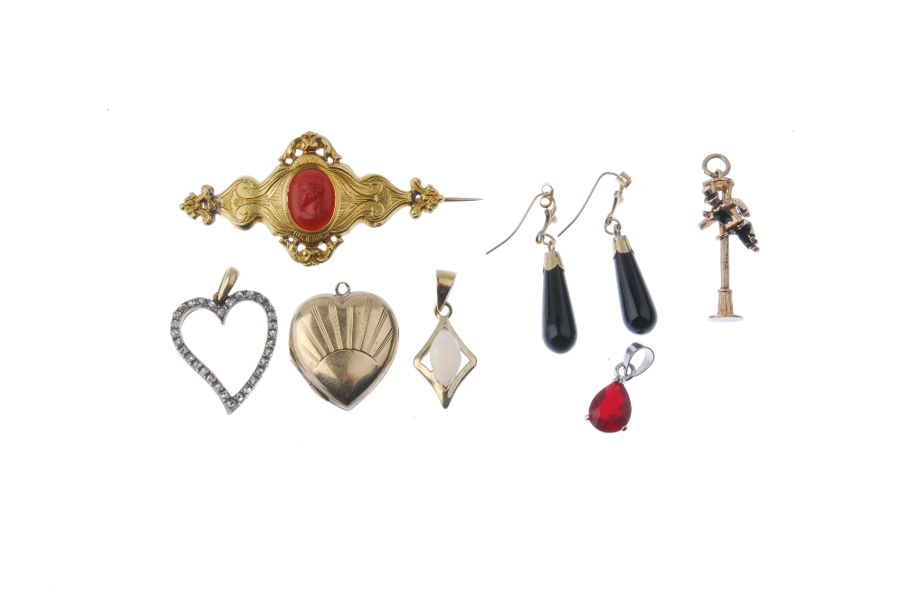 A selection of jewellery. To include a rose-cut diamond heart pendant, a red paste pendant, an - Image 2 of 2