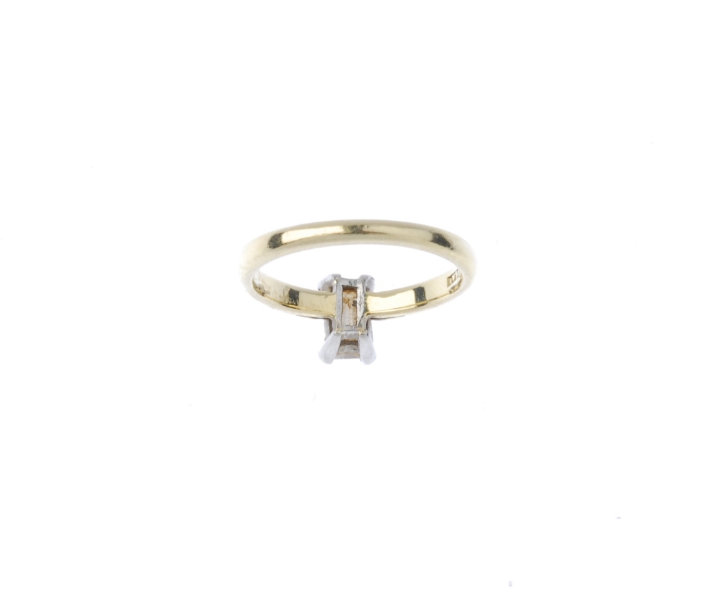 (174110) An 18ct gold diamond single-stone ring. The rectangular-shape diamond, to the tapered - Image 3 of 4