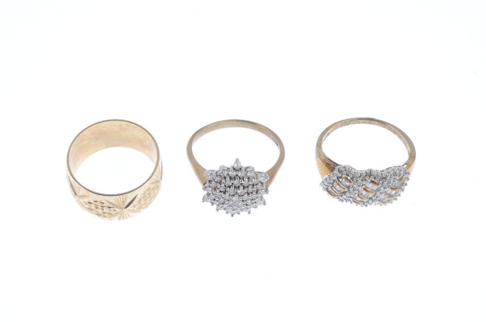 A selection of three 9ct gold rings. To include a diamond cluster ring, a diamond dress ring, - Image 2 of 3