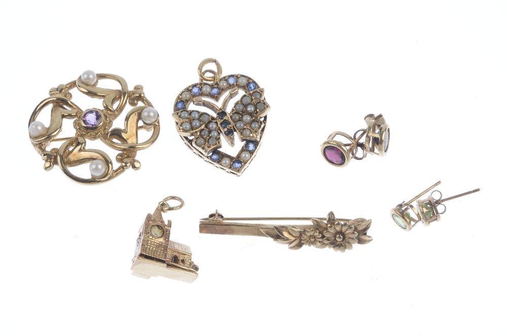 A selection of jewellery. To include a sapphire and split pearl butterfly and heart pendant, an - Image 2 of 2