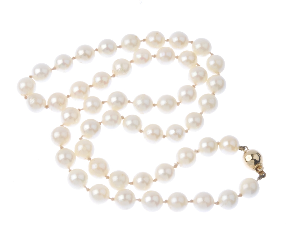 (174110) A cultured pearl single-row necklace. The uniform cultured pearls measuring approximately - Image 2 of 4