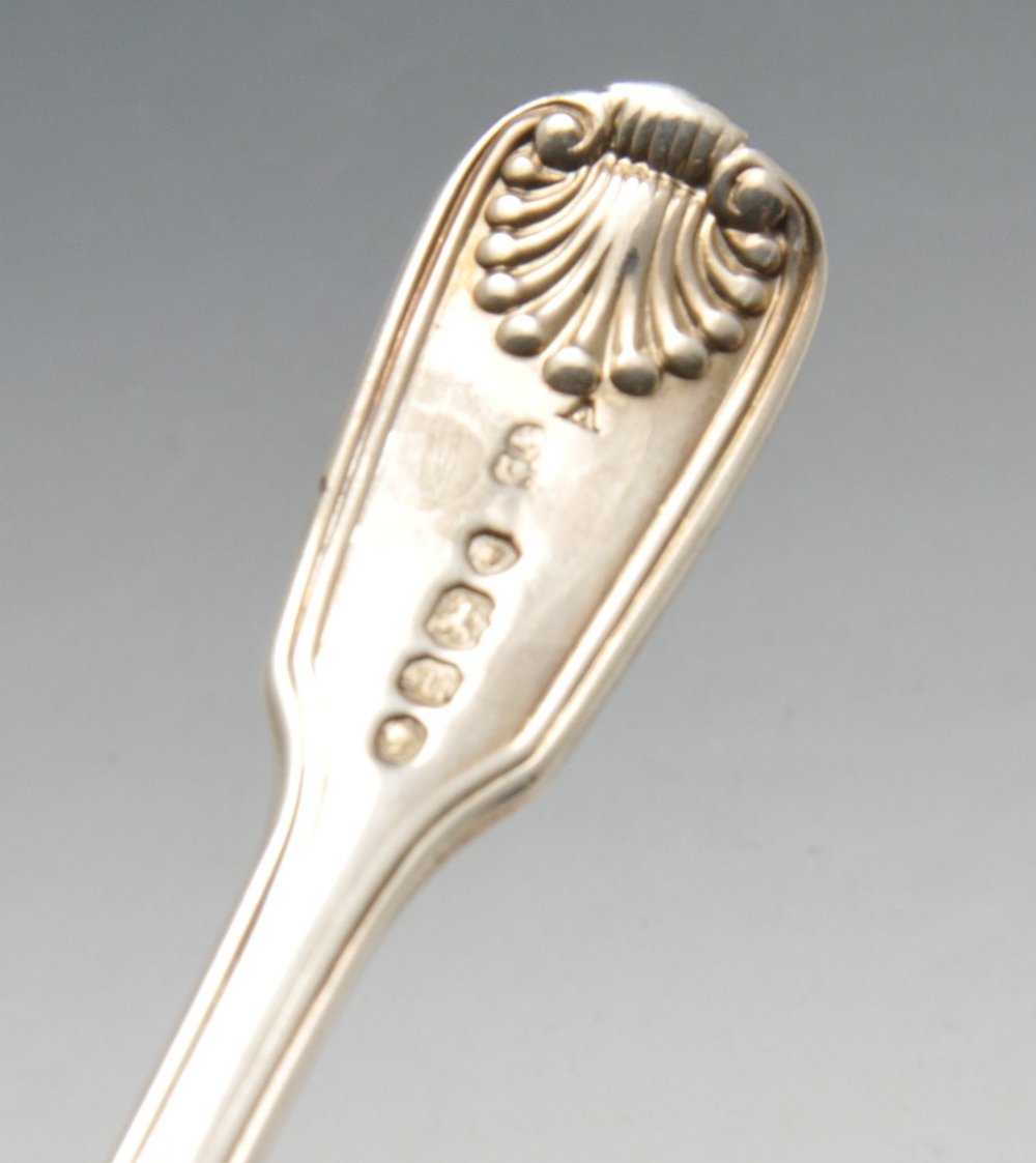 A late George III silver Fiddle pattern teaspoon having initialled terminal, hallmarked William - Image 4 of 10