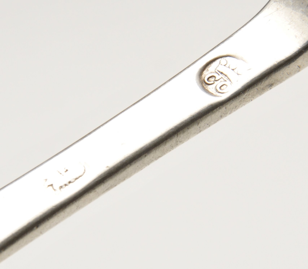 A Queen Anne, silver Dog-nose spoon with initialled terminal. Hallmarked John Cory, London, probably - Image 2 of 7