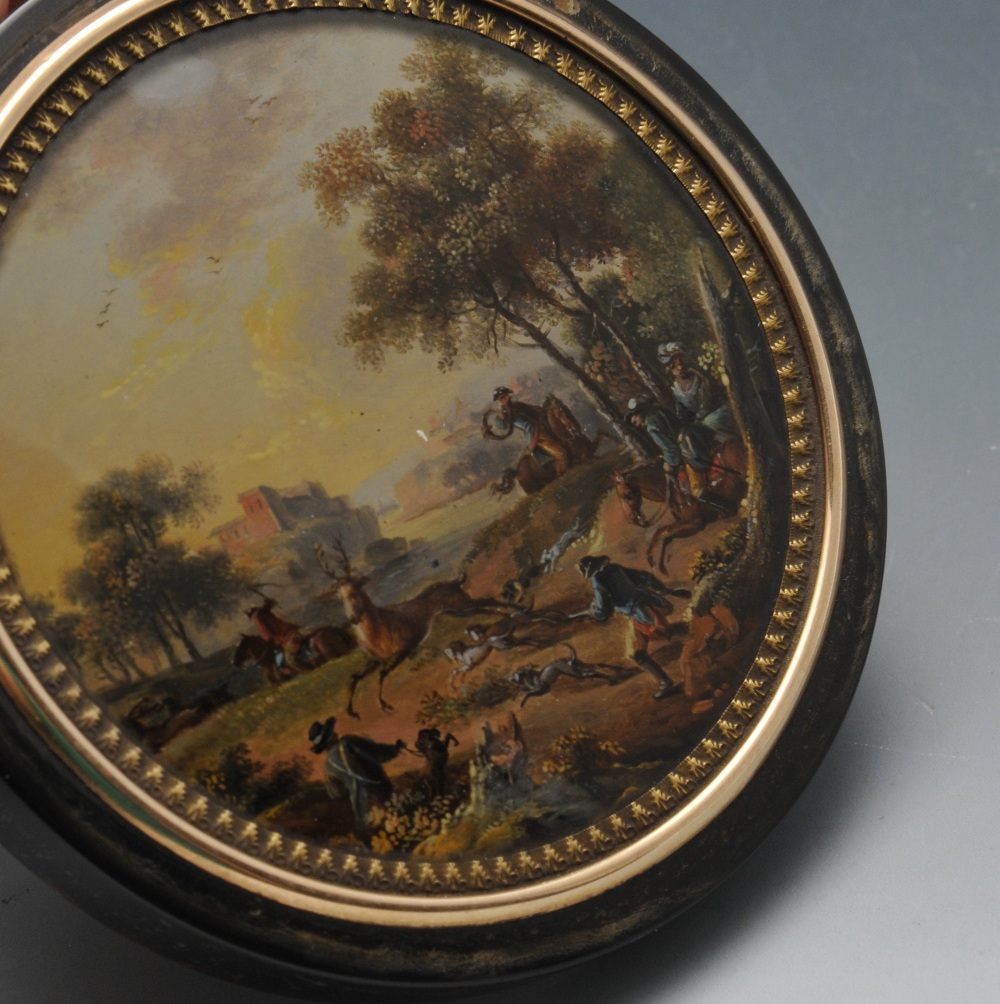 A tortoiseshell box of circular form with gold tone borders, the lid with painted panel depicting - Image 3 of 3