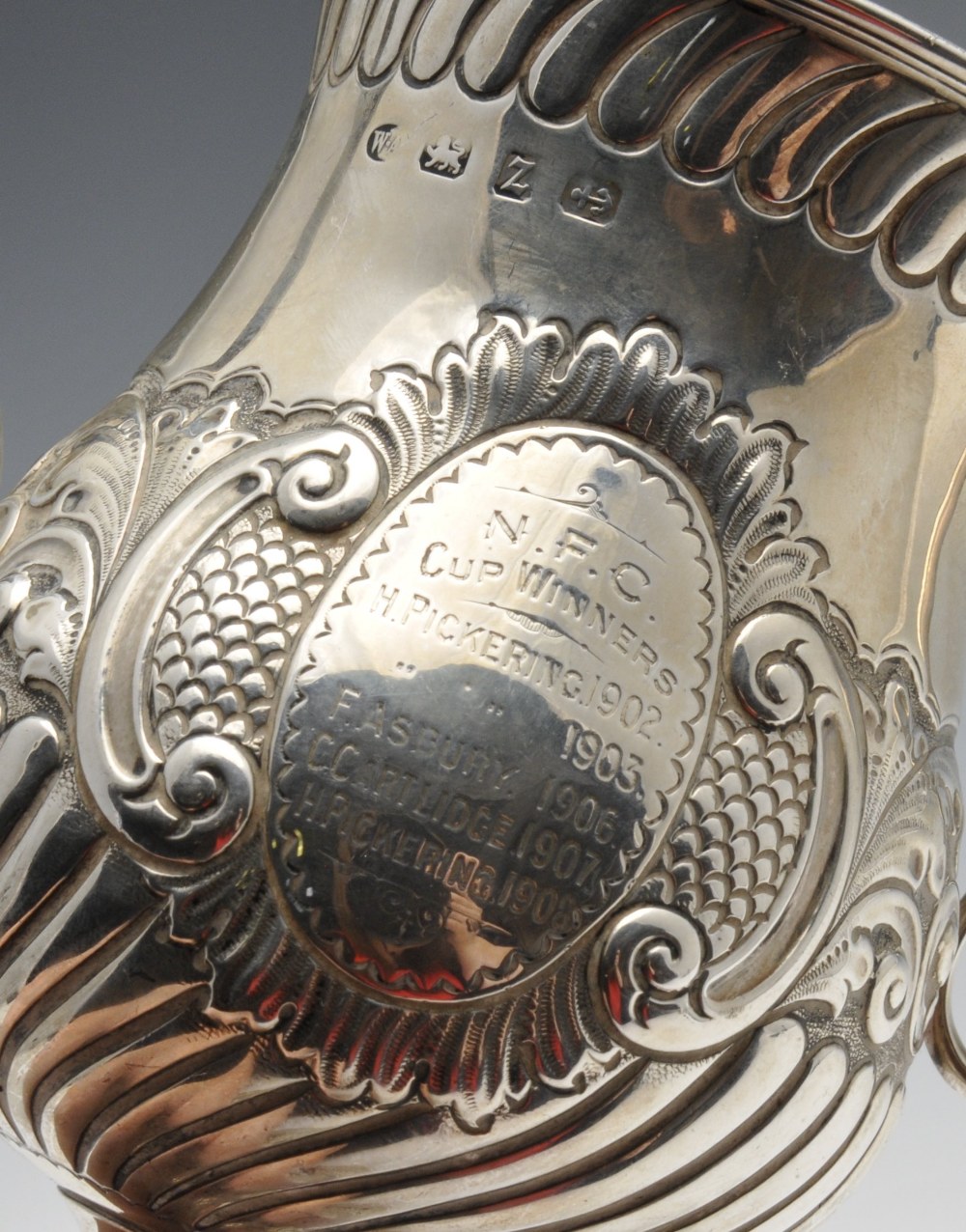 A late Victorian silver twin-handled trophy cup of baluster form and decorated with lobed borders - Image 3 of 10