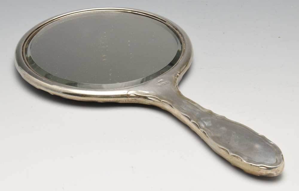 An early twentieth century five piece silver mounted tortoiseshell dressing table set comprising - Image 2 of 12