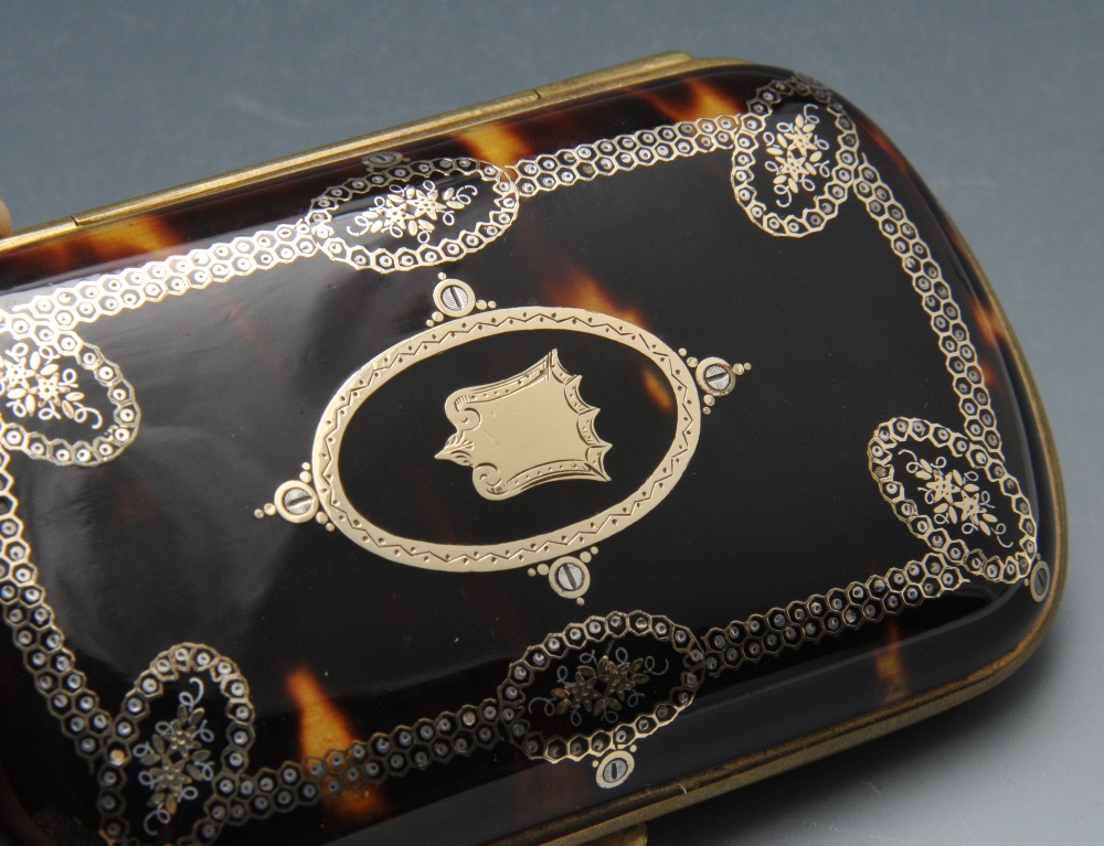 A French inlaid tortoiseshell purse, having vacant shield cartouche within elaborate foliate - Image 4 of 4