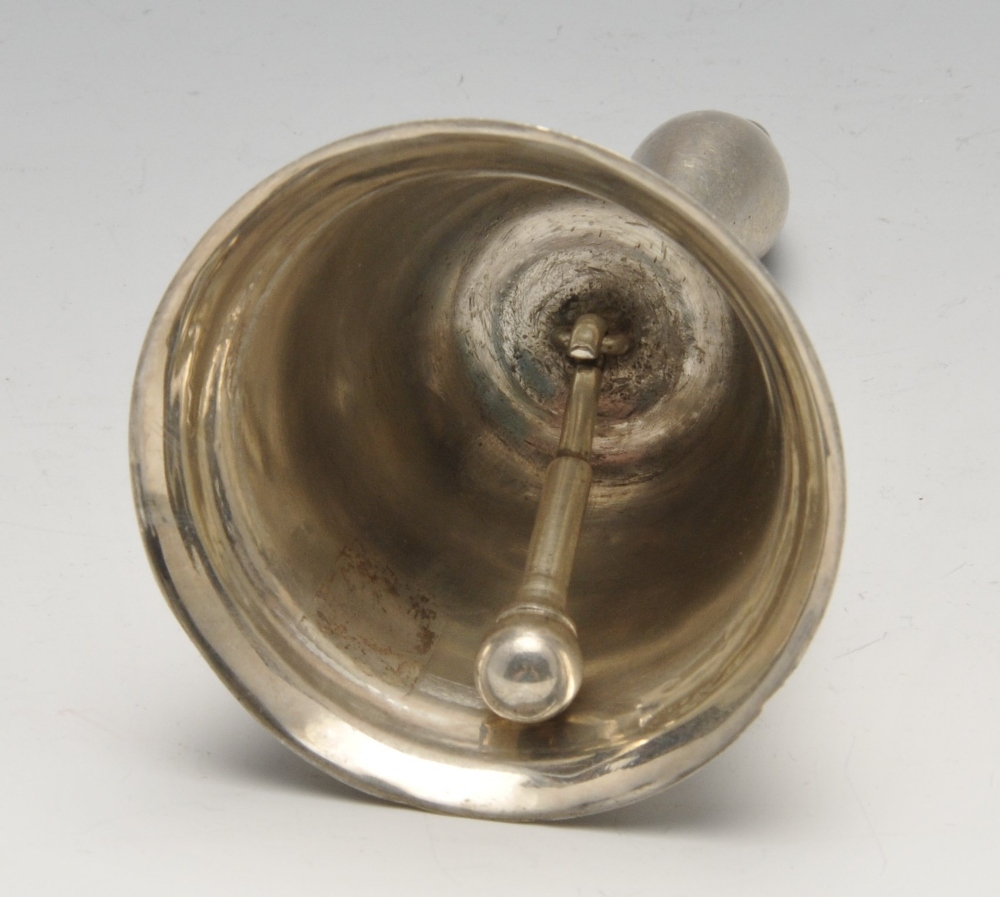 A Victorian silver table bell of classic form with baluster handle. Hallmarked H J Lias & Son (Henry - Image 3 of 3