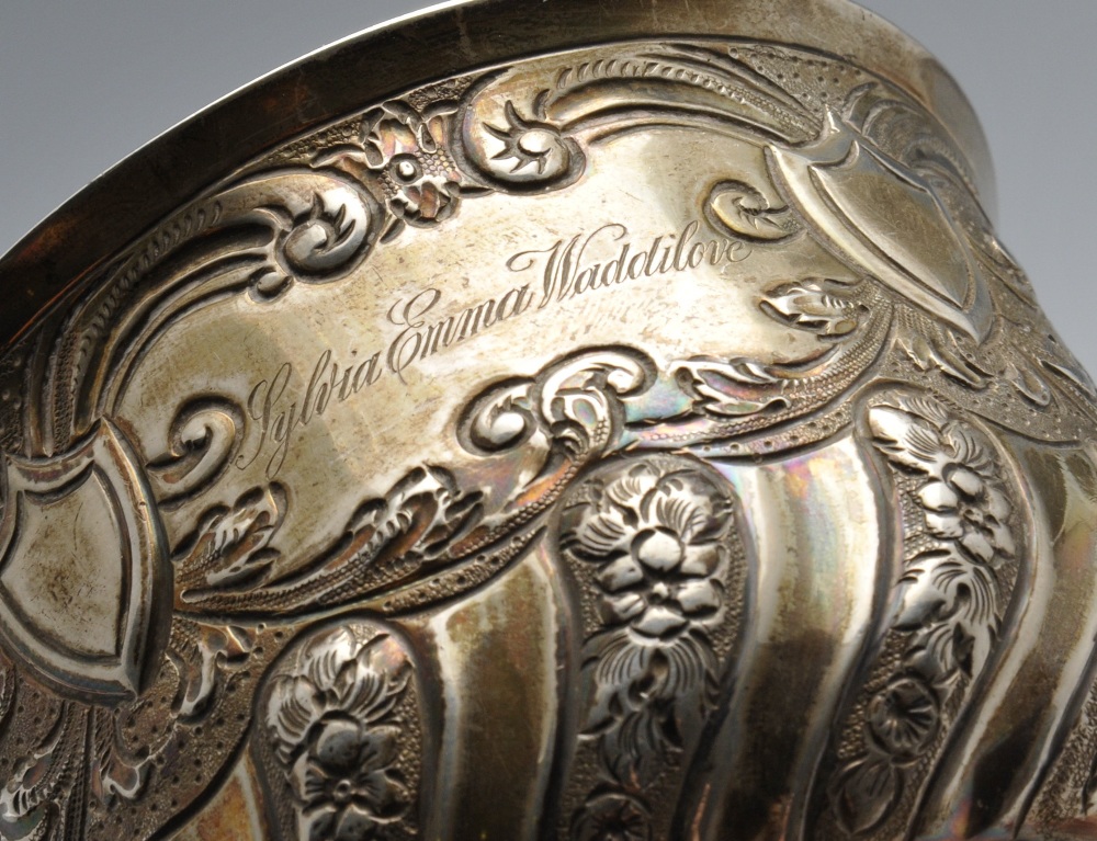 An Edwardian silver bowl, the circular bowl with oblique fluting alternating with floral details - Image 4 of 7