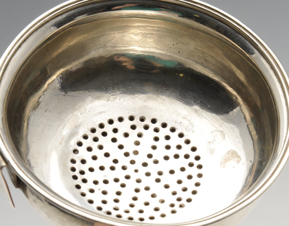 A George III silver wine funnel of conventional form with simple drill-pierced sieve. Hallmarked - Image 3 of 4