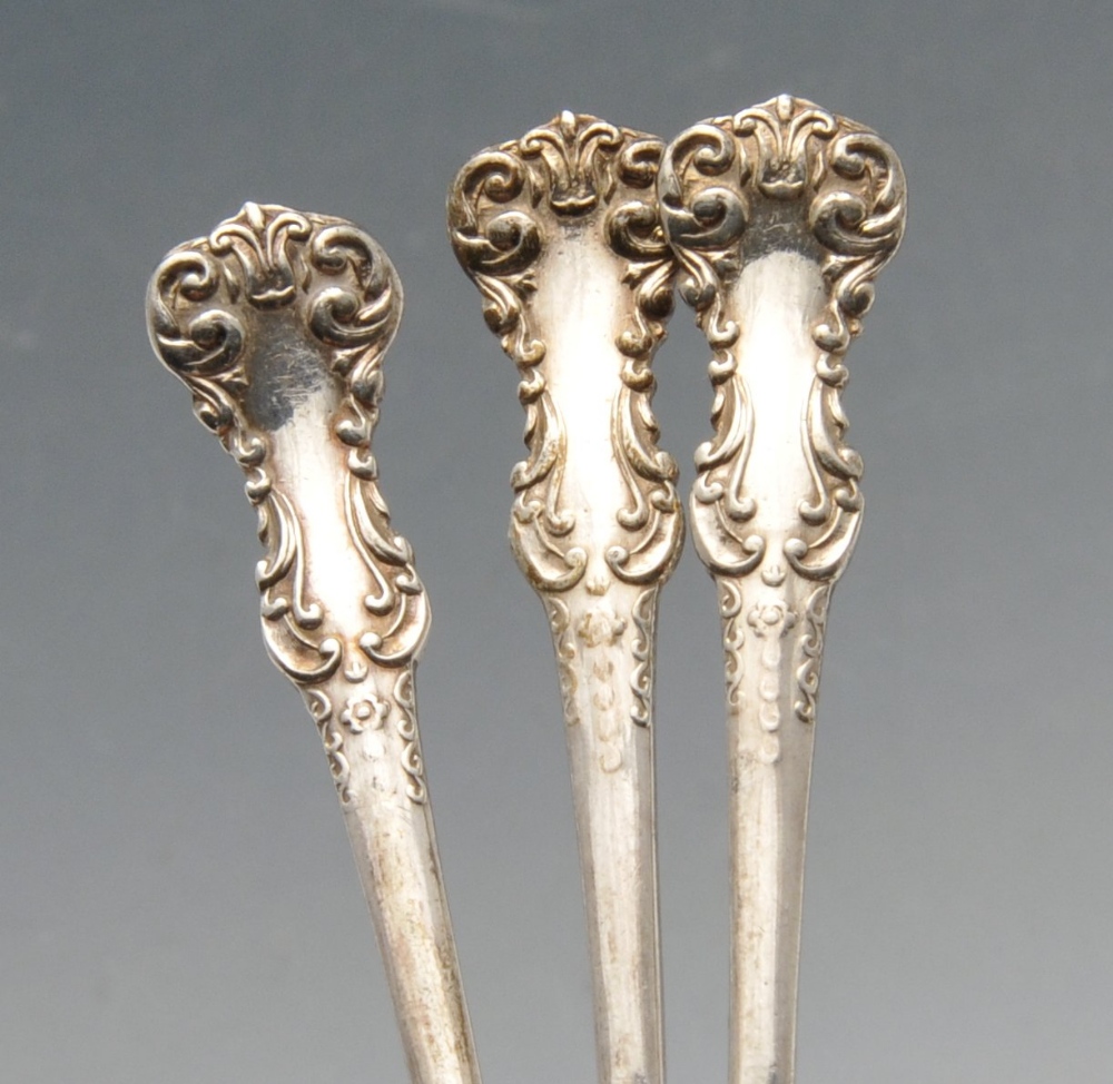 A set of six George V silver teaspoons having scrolling terminals leading to the plain stems, - Image 3 of 5