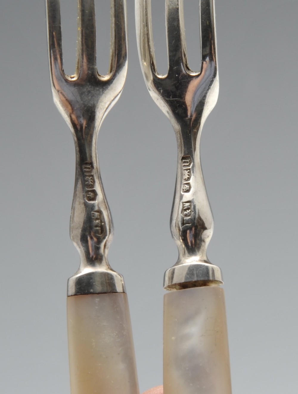 A selection of various early twentieth century mother-of-pearl handled silver fruit knives and - Image 3 of 10