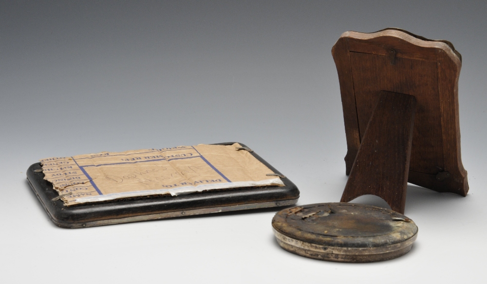 An Edwardian silver mounted photograph frame of plain and rounded rectangular outline, missing back, - Image 2 of 5