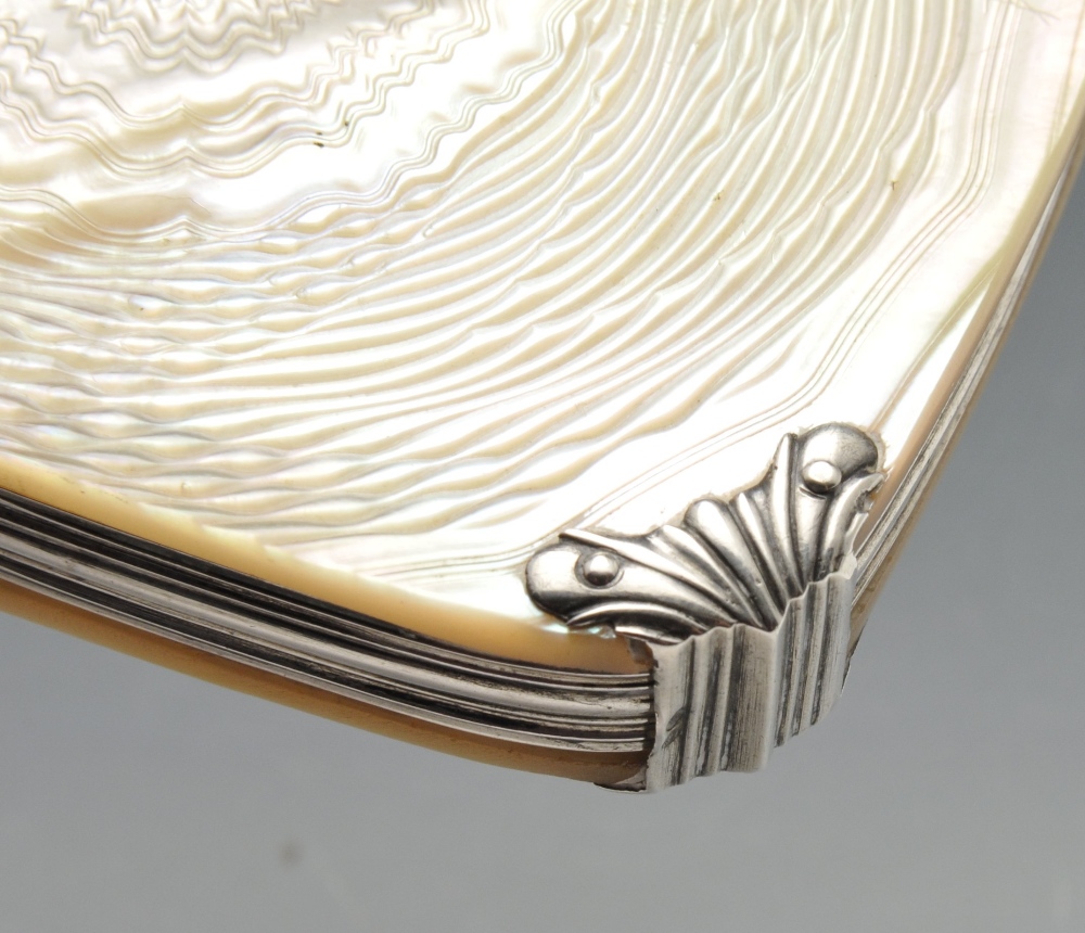 A travelling mother-of-pearl and white metal cased magnifying glass of rounded rectangular form with - Image 3 of 5