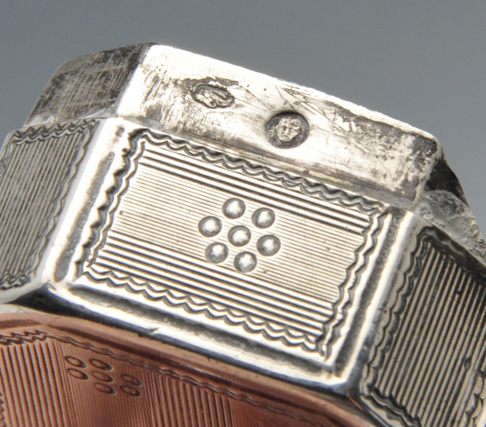 An early nineteenth century French silver snuff box, the oblong engraved form with canted corners - Image 4 of 13