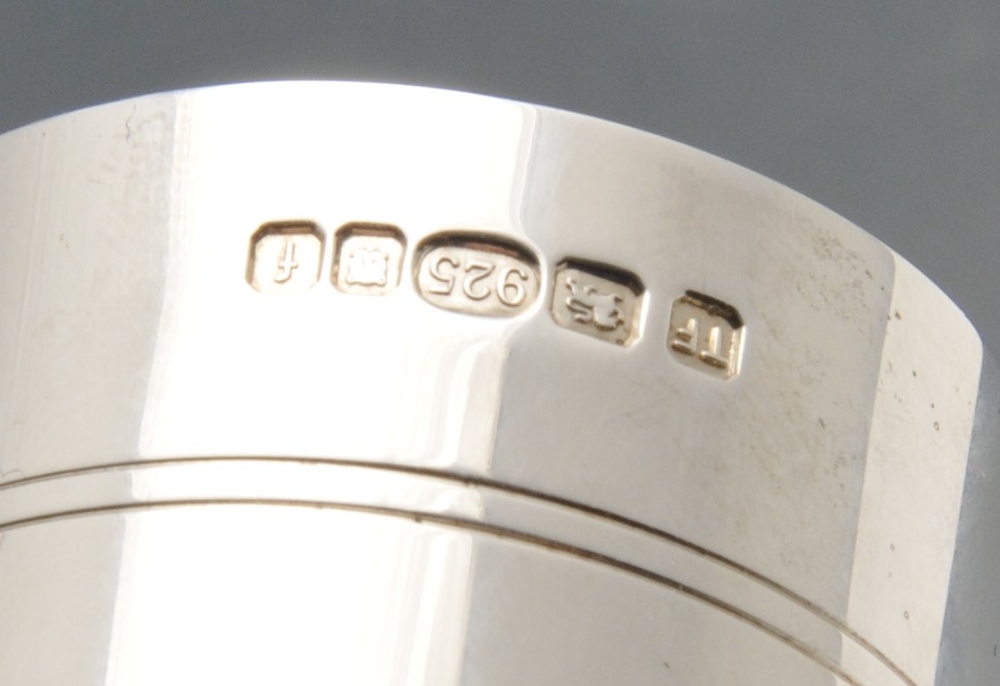 A modern silver spirit measure, of plain cylindrical form having reeded band and branded engraving - Image 4 of 5