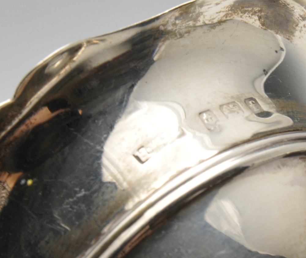 A pair of Edwardian silver open salts of oval form and partly fluted, hallmarked Chester 1908. - Image 6 of 7