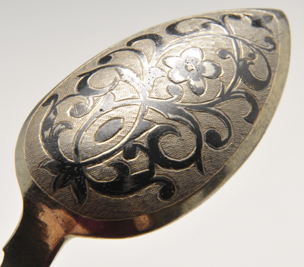 A set of eight mid-nineteenth century Russian silver spoons, each in a Fiddle style pattern with - Image 4 of 7