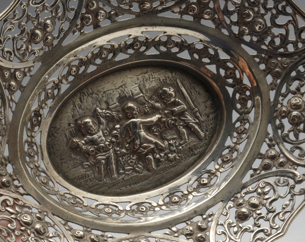 An American small presentational bowl, fluted to the lower body, with personal inscription and - Image 2 of 13