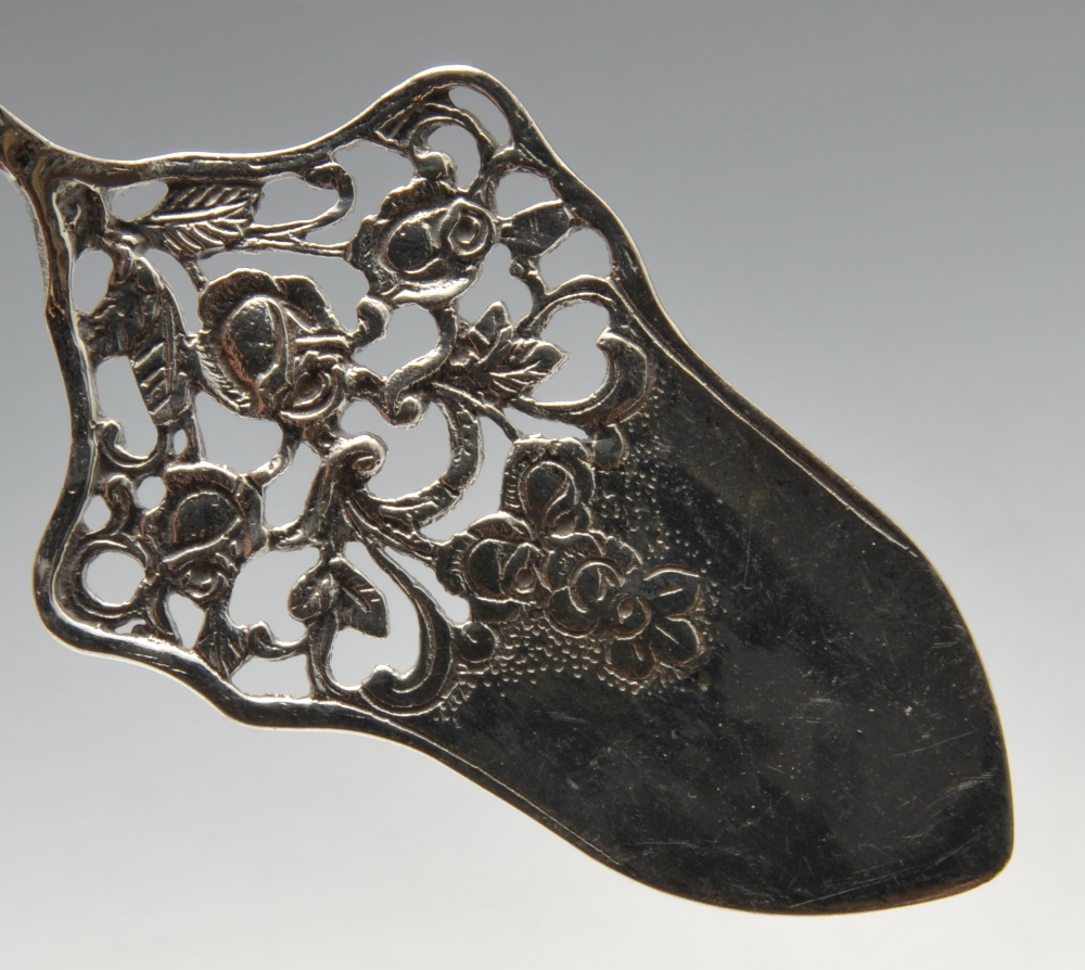 An Egyptian silver trinket dish, florally decorated and with peacock handle, maximum length - Image 8 of 9