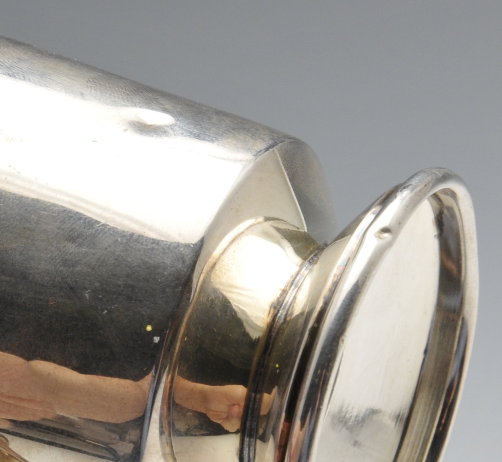 A modern silver cup, of plain form having engraved initials and date, with capped scrolling handle - Image 3 of 5