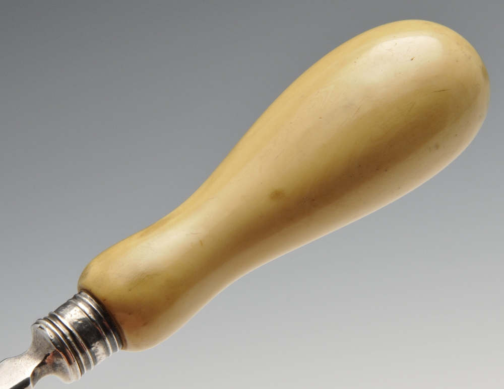 A mid-Victorian silver stilton scoop, with plain baluster shape ivory handle. Hallmarked Martin, - Image 4 of 5