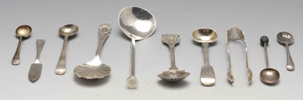 A pair of Victorian silver Fiddle pattern table spoons with initialled terminals, hallmarked - Image 14 of 14