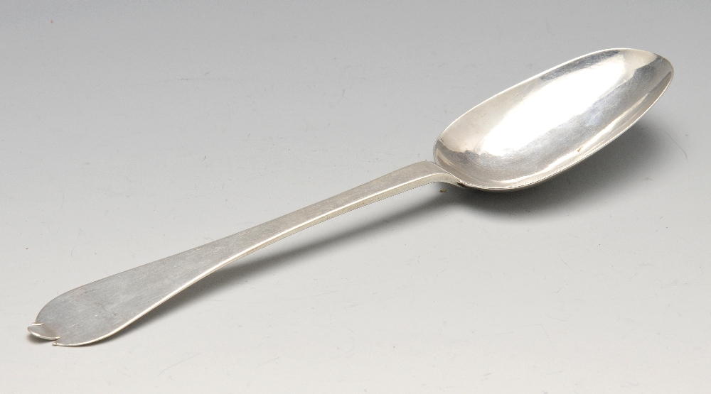 A Queen Anne silver Trefid spoon with initialled reverse terminal. Hallmarked William Scarlett,