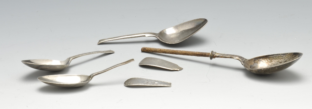 A selection of various George III and later condiment spoons, etc., most examples having - Image 11 of 11